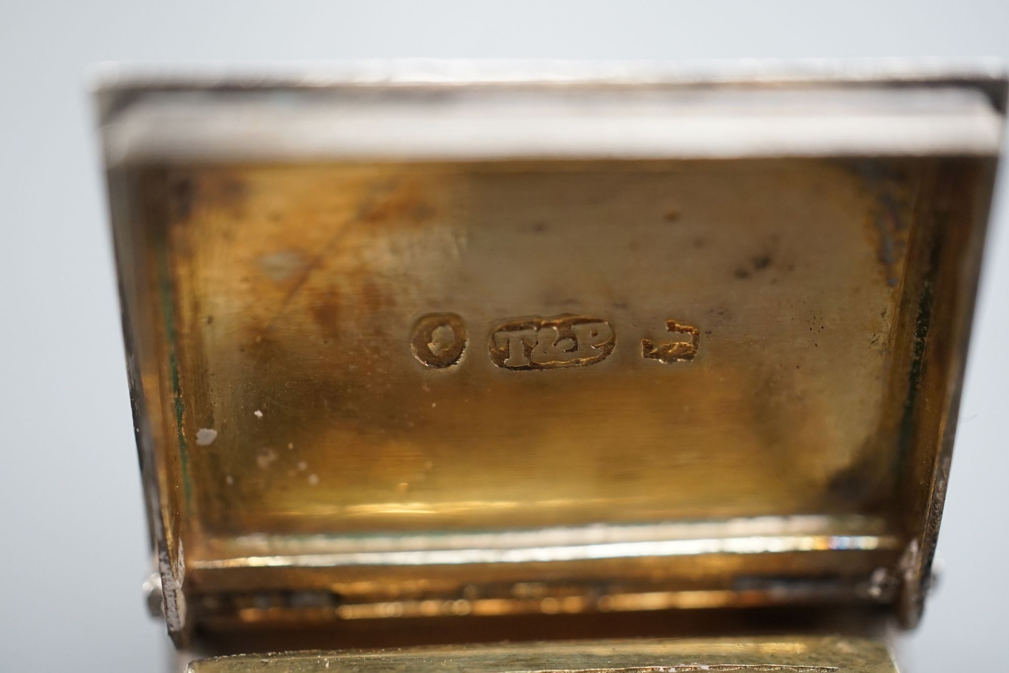 An early Victorian novelty silver vinaigrette, modelled as a book, Taylor & Perry, Birmingham, 1838, 26mm.